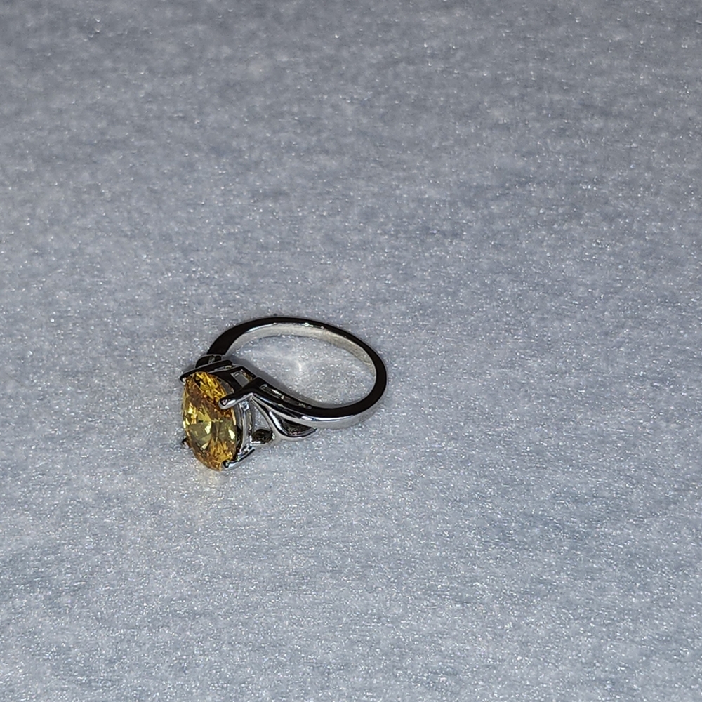 BN yellow gemstone size 7